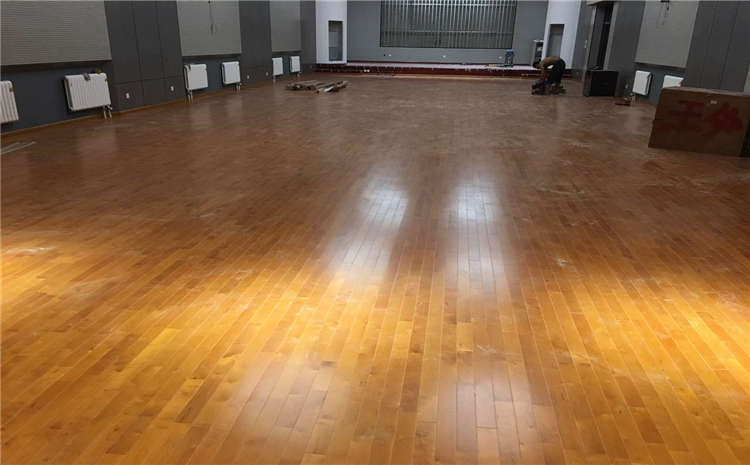松木體育木地板廠家